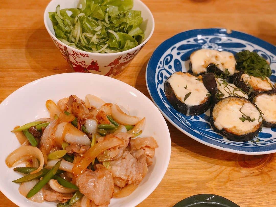 平田薫さんのインスタグラム写真 - (平田薫Instagram)「バタバタちゃっちゃか飯 オイスター炒めサラダチーズナス  #かおる食堂」6月15日 20時15分 - hiratakaoru1215