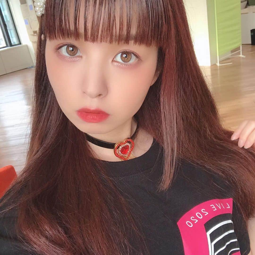 のインスタグラム：「今日は打ち合わせと収録でした🥳 そして、6/13に開催予定だった、ワンマンライブ "Infinite Luna-Jyu" の会場にて販売する予定だったグッズを通販にて発売しております！！ デビュー8周年に因んで∞マークがモチーフのグッズになってるよ🥳 是非ゲットしてねーーー🥳  https://spacecraft-shop.jp/harunaluna  #るな充無限説」