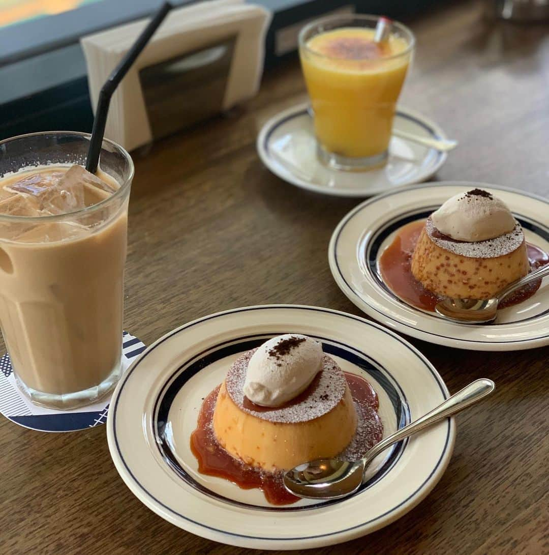 沢瀉美緒さんのインスタグラム写真 - (沢瀉美緒Instagram)「※ Love pudding 🍮 . プリンとモンブラン、そして、 シュークリームは好き💛 . プリン好きには食べてみて欲しいなぁ🥄 . それにしても陽が長くなりましたね✨ お仕事後でも、明るい。 . . #pudding #プリン #catalana #flan #coffeehousenishiya #コーヒーハウスニシヤ #coffeeholic #coffee #コーヒー #ミオログ #固めプリン #miorincocafe」6月15日 20時59分 - mio_omodaka