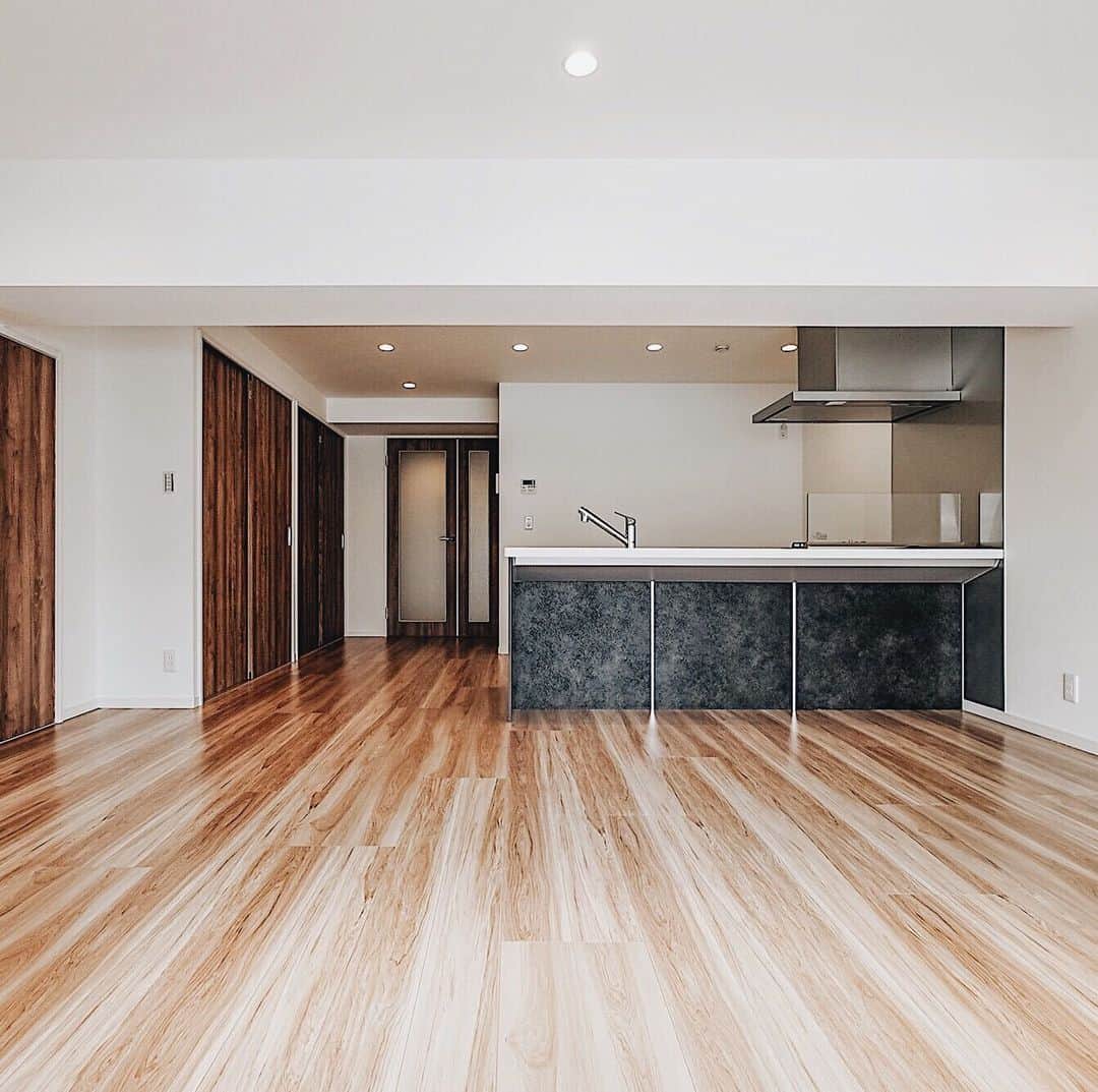 カウカモ ｜『一点もの』の住まいに出会おうのグルメインスタ