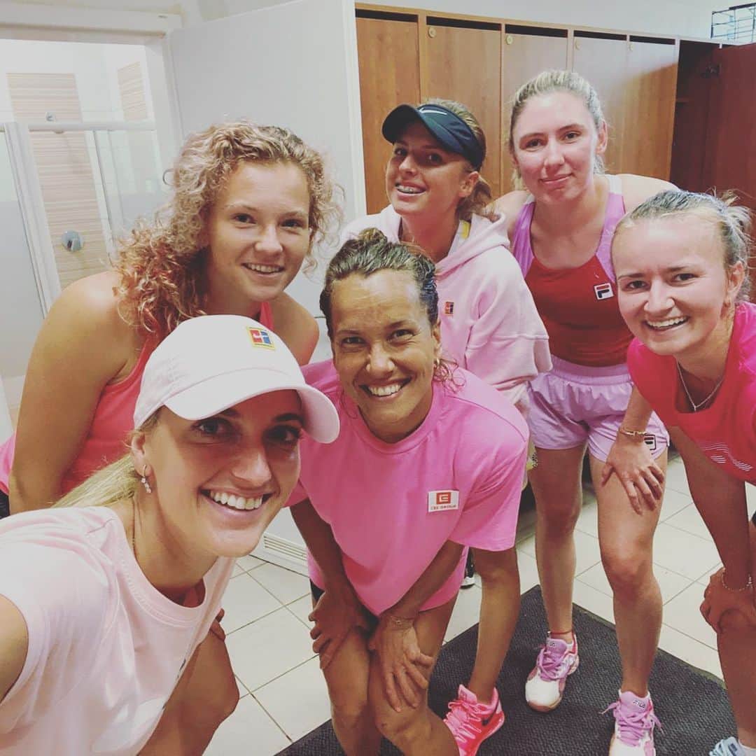 PetraKvitovaさんのインスタグラム写真 - (PetraKvitovaInstagram)「Jedemeeee #pinkteam 💗」6月15日 21時25分 - petra.kvitova