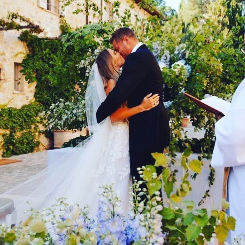 デビッド・リーさんのインスタグラム写真 - (デビッド・リーInstagram)「Happy Anniversary @carowozniacki !  Can’t believe it’s been a year since this epic weekend, I am so proud to have you as my wife! No matter what life throws our way I always have your back, I love you so much! ❤️👫」6月15日 21時56分 - davidlee