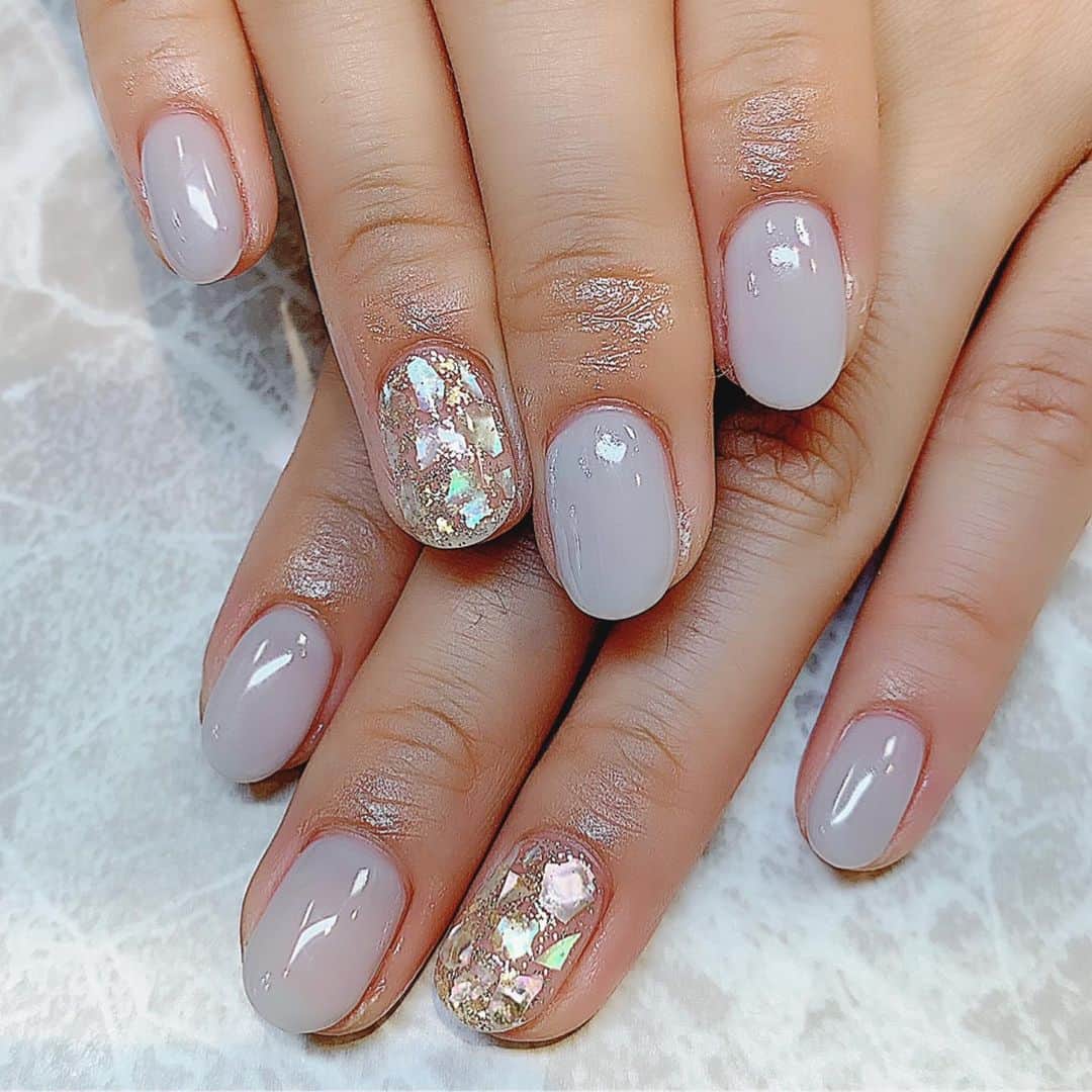 若月雅のインスタグラム：「ネイル行って来たよ∩^ω^∩✨ 暑いから涼しいシェル🐚ネイル💅 今回も綺麗に仕上げて頂いて、ありがとうございました❣️ . #シェルネイル #自爪ネイル  #nails #nailstagram」