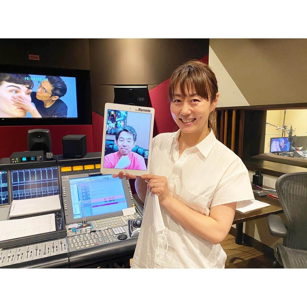 新井麻希さんのインスタグラム写真 - (新井麻希Instagram)「* ふたたび放送、今度は8K（！）のお知らせです😊 「顔に魅せられた男 カズ・ヒロ 超絶技巧の世界」  1回目に放送した3月の収録の時からは随分状況が変わり、ディレクターの 福原さん　@kenshi29 はLAからのリモートキュー出し。  でも、1カット1カットに込められた「間」や「表情」のディレクションは、不思議と遠くからでもちゃんと届きました😊とてもいい空気感で、映像も音楽も素晴らしく、今回もとっても楽しかった！  BS8Kです📺 6月20日土曜  午後8時00分～ 午後9時00分  BS4Kも！ 6月21日日曜  午後11時15分～ 午前0時15分  8Kが見られる方、是非ご覧ください。我が家は、8Kテレビじゃない😭ですが、3月の放送を4Kで見たときも素晴らしかったから、8Kの世界で見たらどんな感じなんだろう。。 #顔に魅せられた男 #カズヒロさん💄🎨 #BS8K」6月15日 22時44分 - makiarai58