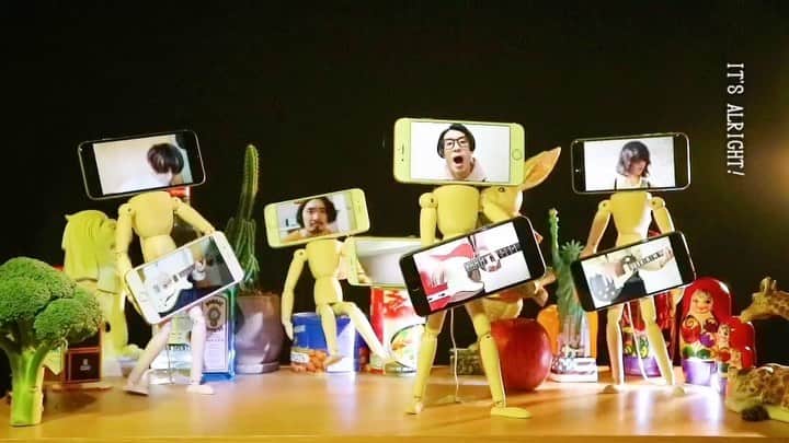 鈴鹿秋斗のインスタグラム：「新曲『SMILE SMILE』お気に入りのシーン☺︎!!!! ㅤㅤㅤㅤㅤㅤㅤㅤㅤㅤ #夜の本気ダンス #drum #兼 #ゲーム実況者 #鈴鹿秋斗 #suppiiyy #ゲーミングチェア #bauhutte #バウヒュッテ #この椅子のお陰で #ゲームライフが豊かに #ラヴ #ダンサーは幼馴染み #イルカ野」