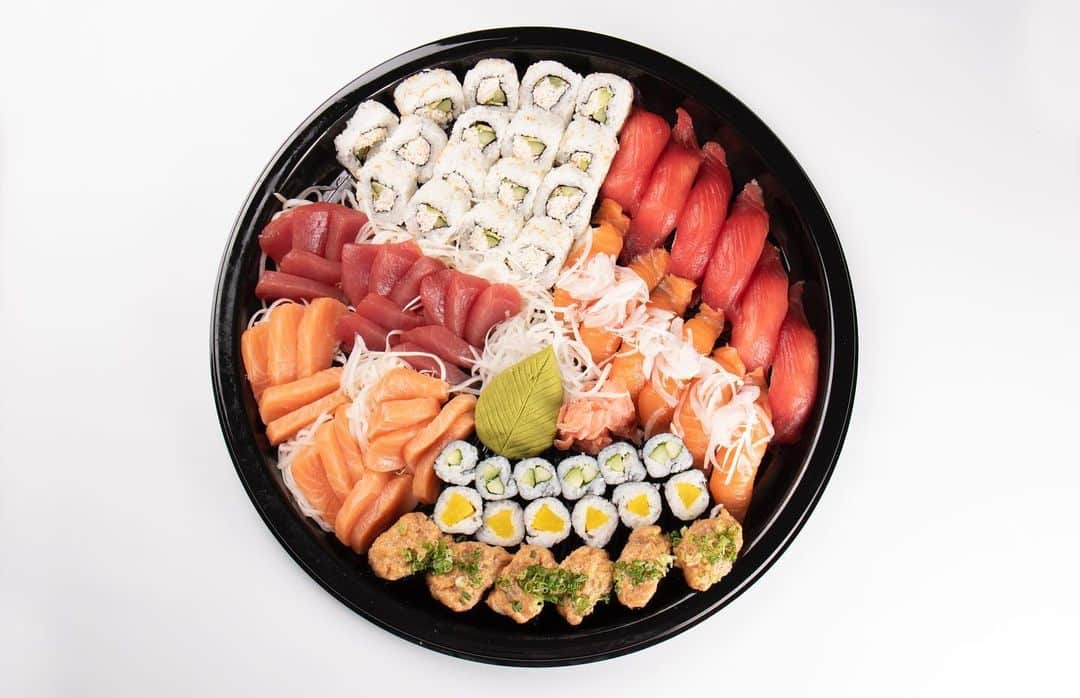 Zippy's Restaurantsさんのインスタグラム写真 - (Zippy's RestaurantsInstagram)「Father’s Day Sushi Platters ONLY available at Zippy’s Kahala and Pearl City Locations for $79. 🍣 Pre-order ONLY from ‪Monday, June 15-Thursday, June 18‬ ‪🍣‬ Pick-up ONLY: ‪Saturday, June 20 - Sunday, June 21‬ from am 11 am- 8pm ‪🍣‬ Sushi Platter: Maguro Nigiri (6 pieces), Spicy Tuna` Nigiri (6 pieces), Sake Nigiri (6 pieces), Kappa Maki (1 roll/6 pieces), Oshinko Maki (roll/6 pieces), California Uramaki (2 rolls/16 pieces), Maguro Sashimi (15 pieces), Sake Sashimi (15 pieces), Shoga, Wasabi」6月16日 5時05分 - zippys