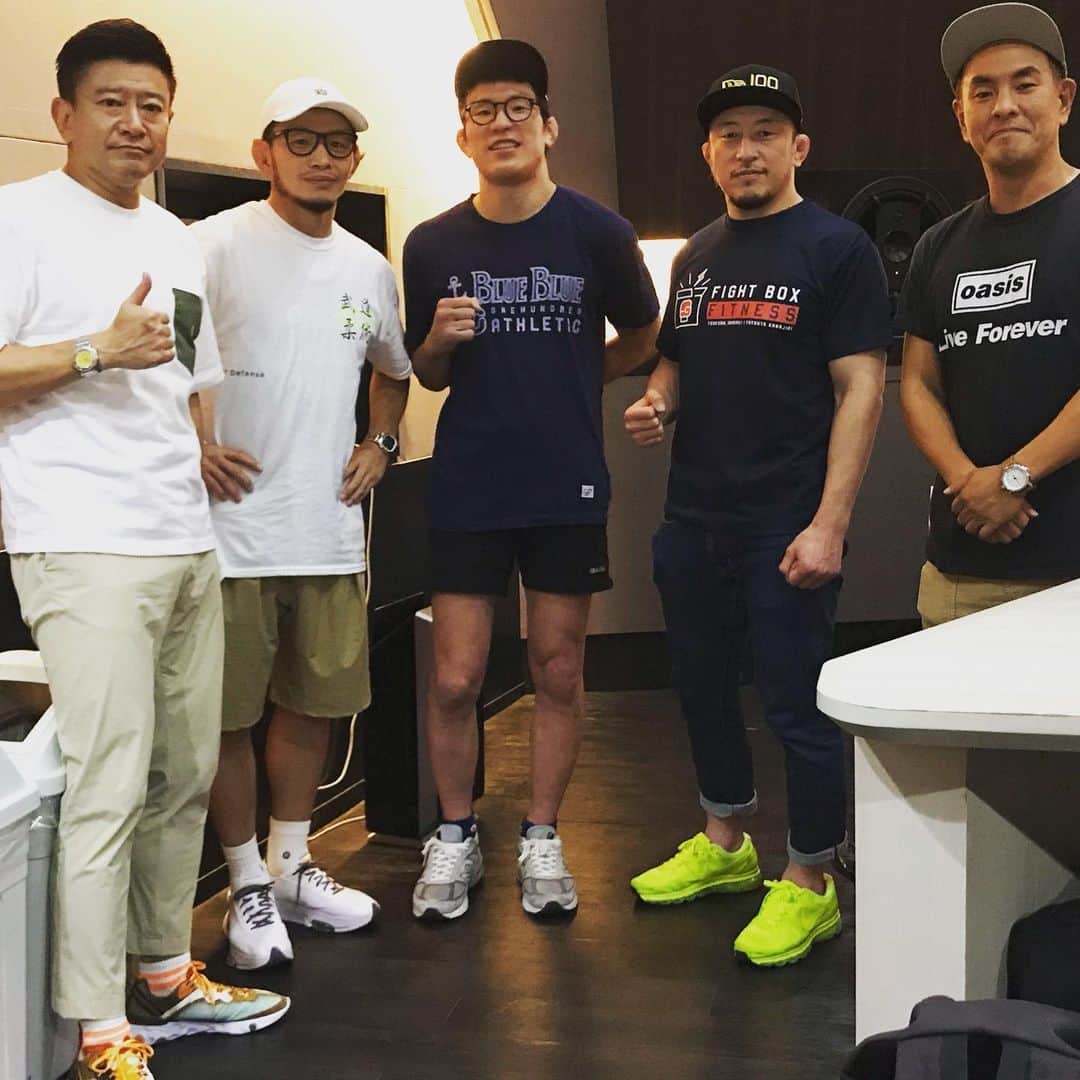 宇野薫のインスタグラム：「DREAMで逢えたら  夢のような時間でした。  川尻選手、青木選手、矢野武さん 佐藤大輔さんありがとうございました！！ #DREAMで逢えたら #スカパー  #川尻達也 #青木真也 #宇野薫  #矢野武 #佐藤大輔 #onehundredathletic #100A」