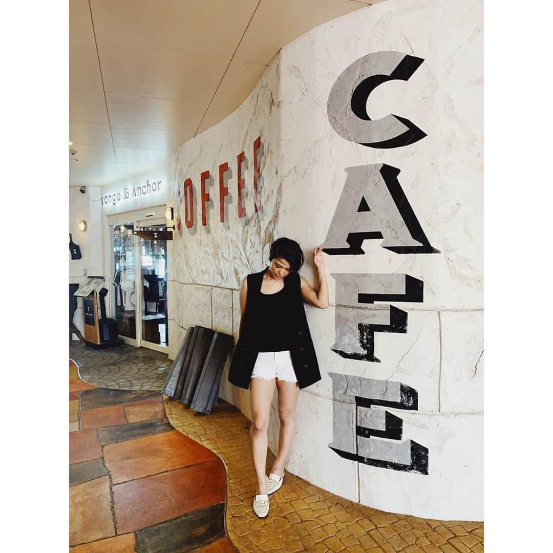 金城優華のインスタグラム：「夏本番﻿ ﻿ ハムストリングスさん﻿ 内転筋さん﻿ ヒラメ筋さん﻿@ 頑張って行きましょ♡笑﻿ ﻿ ﻿ ﻿ #金城の筋トレ 再開﻿ #youcanfit﻿ #なとぅ  #歳関係ないショートパンツ履きます宣言 #その為にはトレーニング」