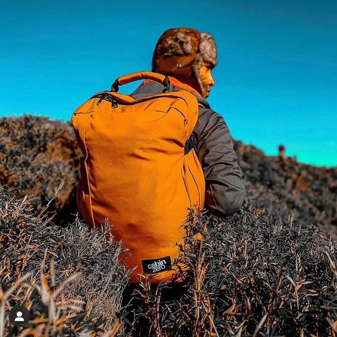 CABINZEROさんのインスタグラム写真 - (CABINZEROInstagram)「🔥🔥🔥 Such amazing photos 📸⛰🗺 🙏Very grateful for your great photos 📸📸📸 @thats_ej  #cabinzero #travelblogger #philippines #island #moutains #travelling #travellife #travellover #repost #thankyou #classic #backpack #orangechill #amazing #photoshoot #instagood #instaphoto #instagram #traveltheworld #photooftheday #photography #travellers #backpacker #staysafe」6月16日 0時06分 - cabinzero