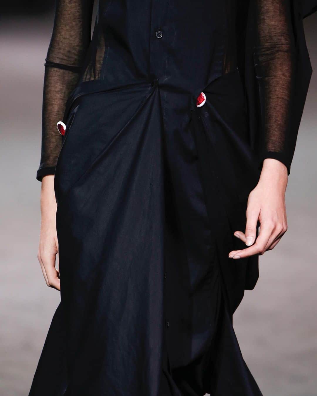 のインスタグラム：「#YohjiYamamotoSS20 Collection - Look19 #yohjiyamamoto⁠ @yohjiyamamotoofficial」