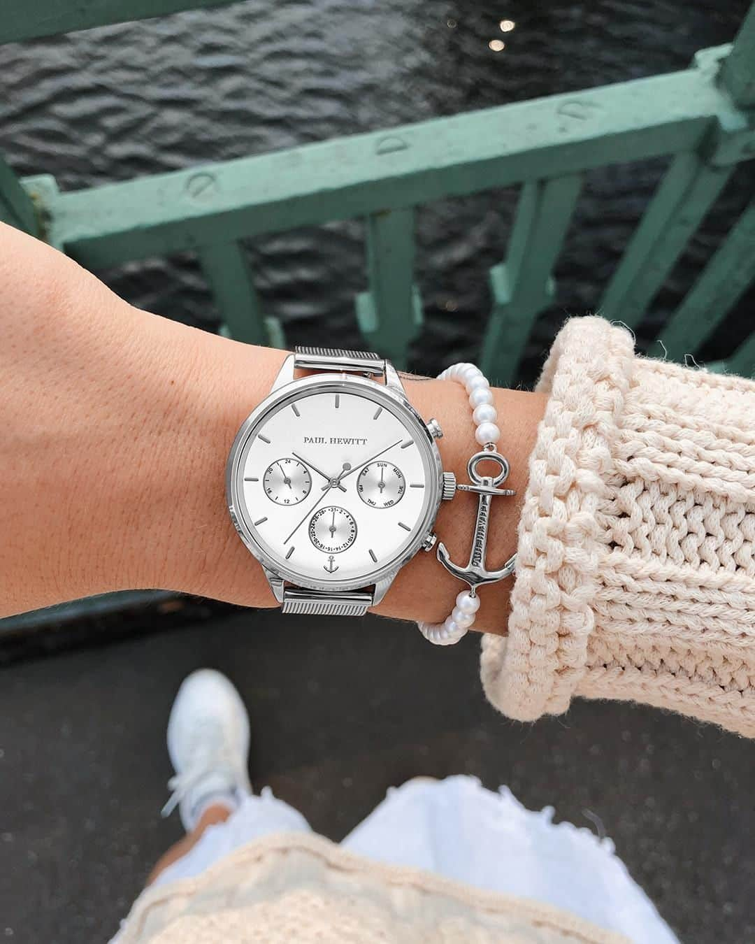 PAUL HEWITTさんのインスタグラム写真 - (PAUL HEWITTInstagram)「Can't get enough of our new Everpulse White Sand. ✨⚓️ (photo @klaudiilalala) #getAnchored #paulhewitt #everpulse #anchorspirit __ #womenswatches #bracelet #anchorbracelet #wristlook #accessories #accessory #anchor #maritime #watches #bracelet」6月16日 1時01分 - paul_hewitt