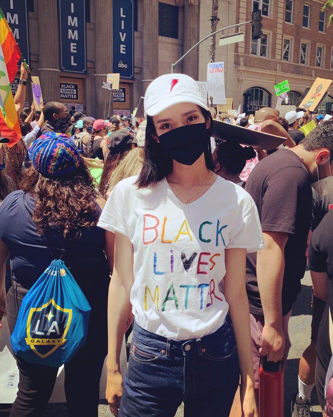 TAO（岡本多緒）さんのインスタグラム写真 - (TAO（岡本多緒）Instagram)「ALL BLACK LIVES MATTER﻿ ❤️🧡💛💚💙💜﻿🖤 ﻿ #allblacklivesmatter #pridemonth #equalityforall」6月16日 1時02分 - taookamoto