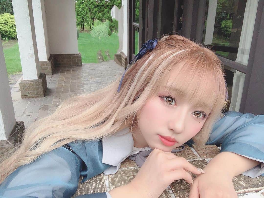川谷花音のインスタグラム：「青春高校2ndシングル発売決定🎤 また、青春高校3年C組で曲が出せる事がとても嬉しいです😌 いつも会っていたのに緊急事態宣言で逢えなくなって63日 私達の感動の再会のシーンが見れます👀爆笑 MV公開されたので是非見てみて下さい💜💜 検索で🔍「青春高校3年C組　好きです」で検索すれば出てくると思います😌😌 https://youtu.be/gCwdsjj_rBY #青春高校3年c組 #青春高校3年c組アイドル部 #好きです #秋元康 #アイドル #2nd #2ndシングル　#川谷花音」