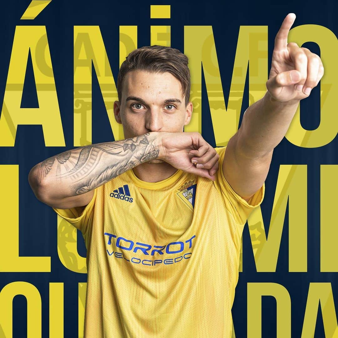 アレハンドロ・フェルナンデス・イグレシアスのインスタグラム：「Muchísimo ánimo hermano, el fútbol te devolverá todo lo bueno que mereces. Tu familia, tú equipo y amigos están contigo. Te queremos. #ÁnimoLuismi」