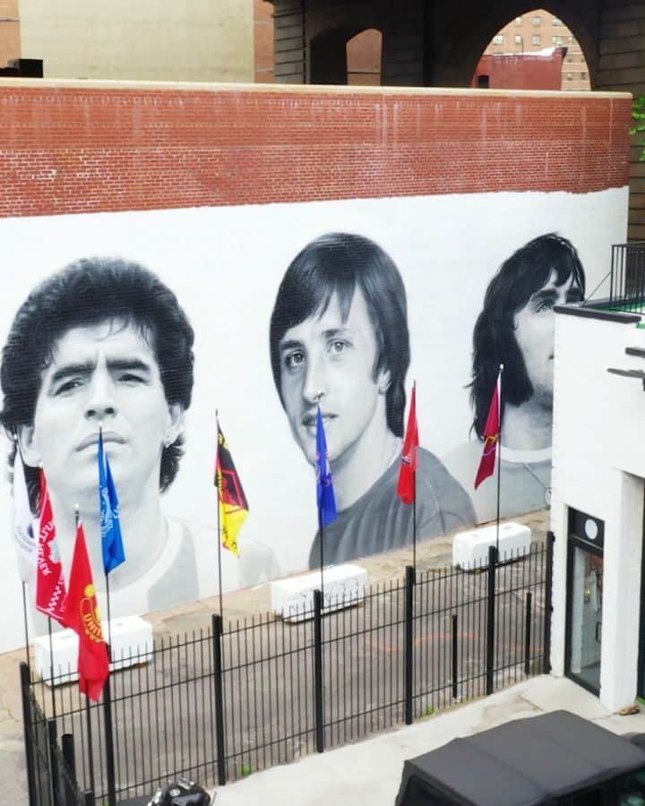 ヨハン・クライフのインスタグラム：「😍 Beautiful mural in New York 🎨 @thegroundnyc」