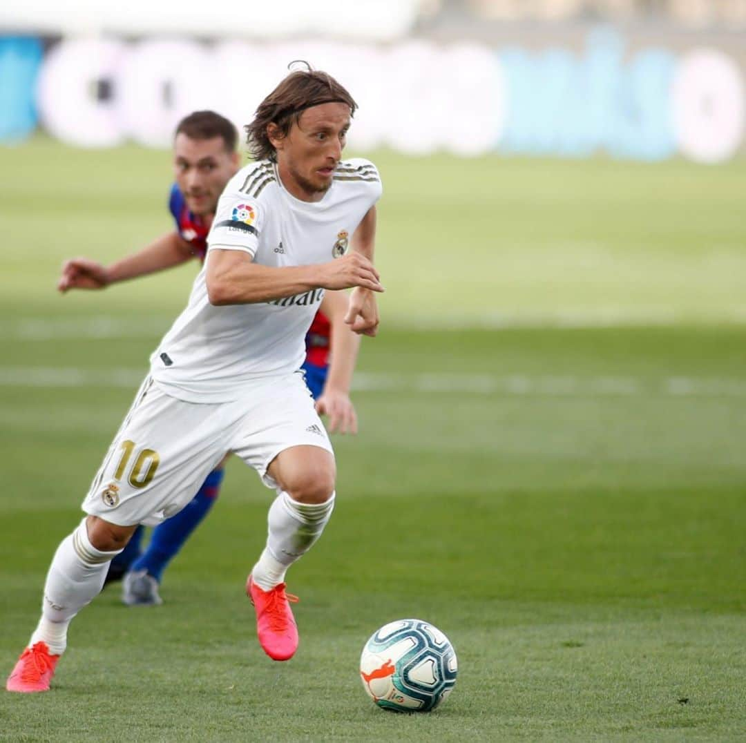 ルカ・モドリッチさんのインスタグラム写真 - (ルカ・モドリッチInstagram)「Good way to be back ⚽️ 🙏🏻#HalaMadrid」6月16日 2時26分 - lukamodric10