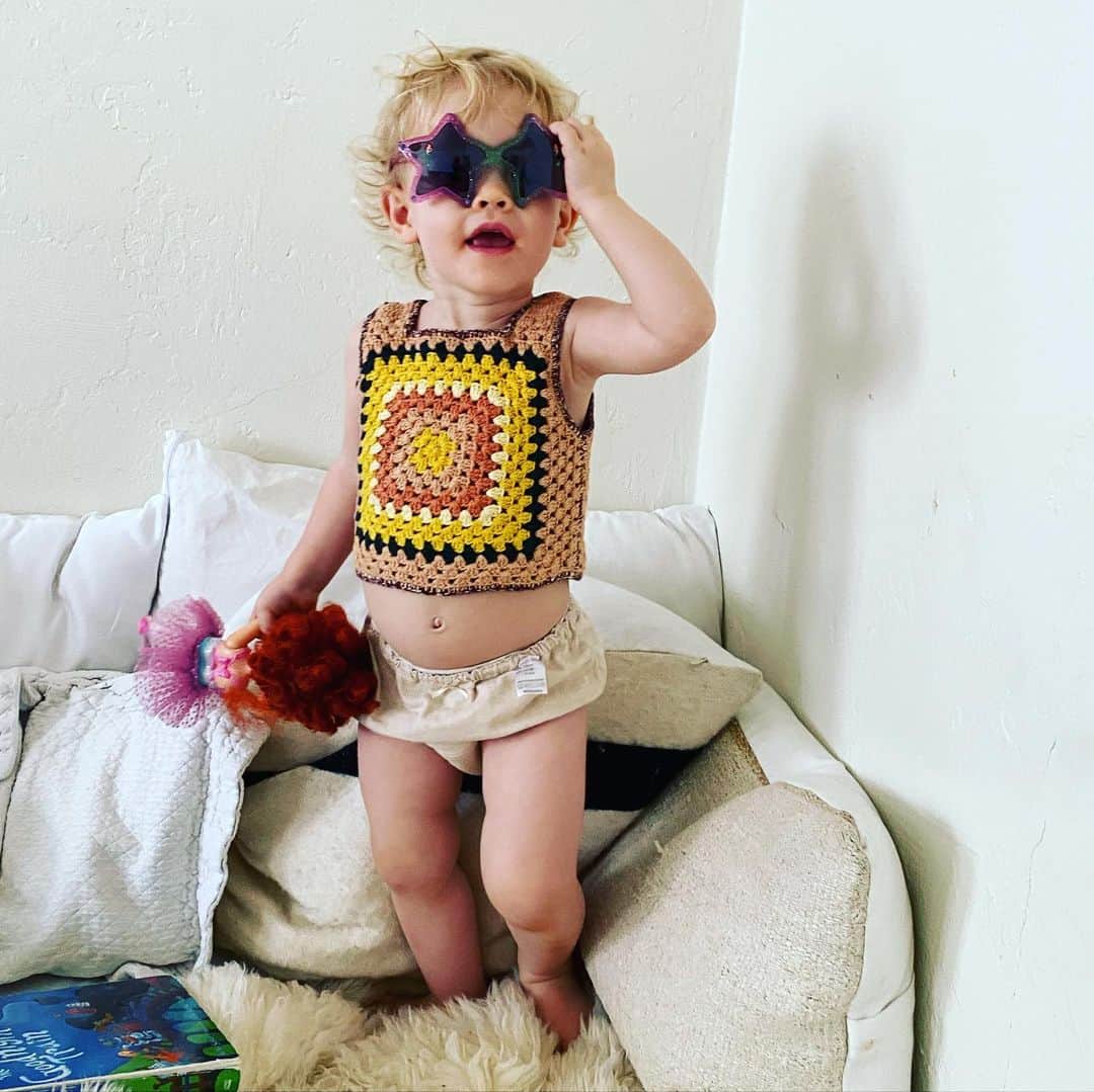 ジェームズ・ヴァン・ダー・ビークさんのインスタグラム写真 - (ジェームズ・ヴァン・ダー・ビークInstagram)「Our strongest-willed child turns two today 😍 Capable of a focus & determination matched only by her deep sensitivity and intelligence, this one often makes me feel like I just work here - and couldn’t be happier about it.  A dominant, delightful presence in any room, I long to one day dare to demand anything with half the conviction & flair with which she demands everything.  Thank you, my love, for making us laugh, for expanding our hearts, and for cutting through the noise every time I hold you, accepting nothing less than my most present, most heart-full self.  You remind me just how much joy it’s still possible for a human being to embody.  I love you, I marvel at you, and I adore you.  SO grateful you’re in the world. ❤️」6月16日 2時19分 - vanderjames