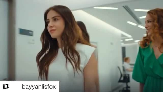 Ozge Gurelのインスタグラム：「Az kaldı 😍😍 26 Haziran Cuma @bayyanlisfox 💃🏻💃🏻 @canyaman @goldfilmyapim @denizxyz @tarikkerkann @aslizengin.11 @banu_zengin_tak 💖💖」