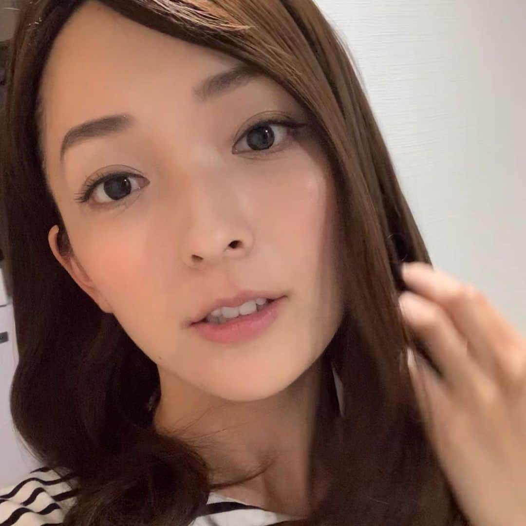 酒井美帆さんのインスタグラム写真 - (酒井美帆Instagram)「何枚も自分の写真ごめんなさい😭  ウィッグで遊んでみた！ 髪伸ばすか本気で悩んでます…  どっちがいいでしょう😭？？」6月16日 2時28分 - miho_sakai_