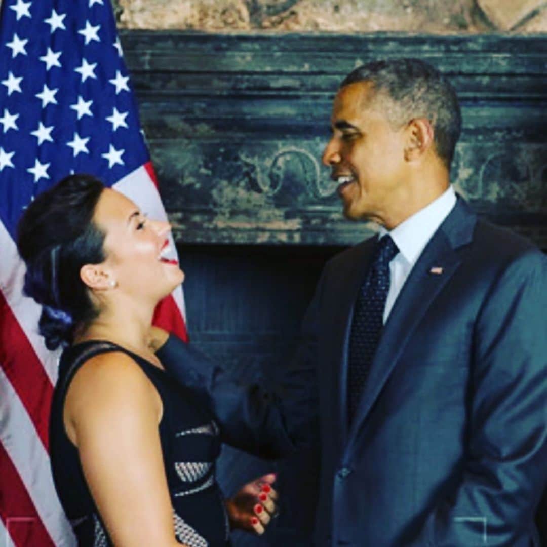 デミ・ロヴァートさんのインスタグラム写真 - (デミ・ロヴァートInstagram)「#Obamaday #ohhowwemissyou 🥺💔」6月16日 2時45分 - ddlovato