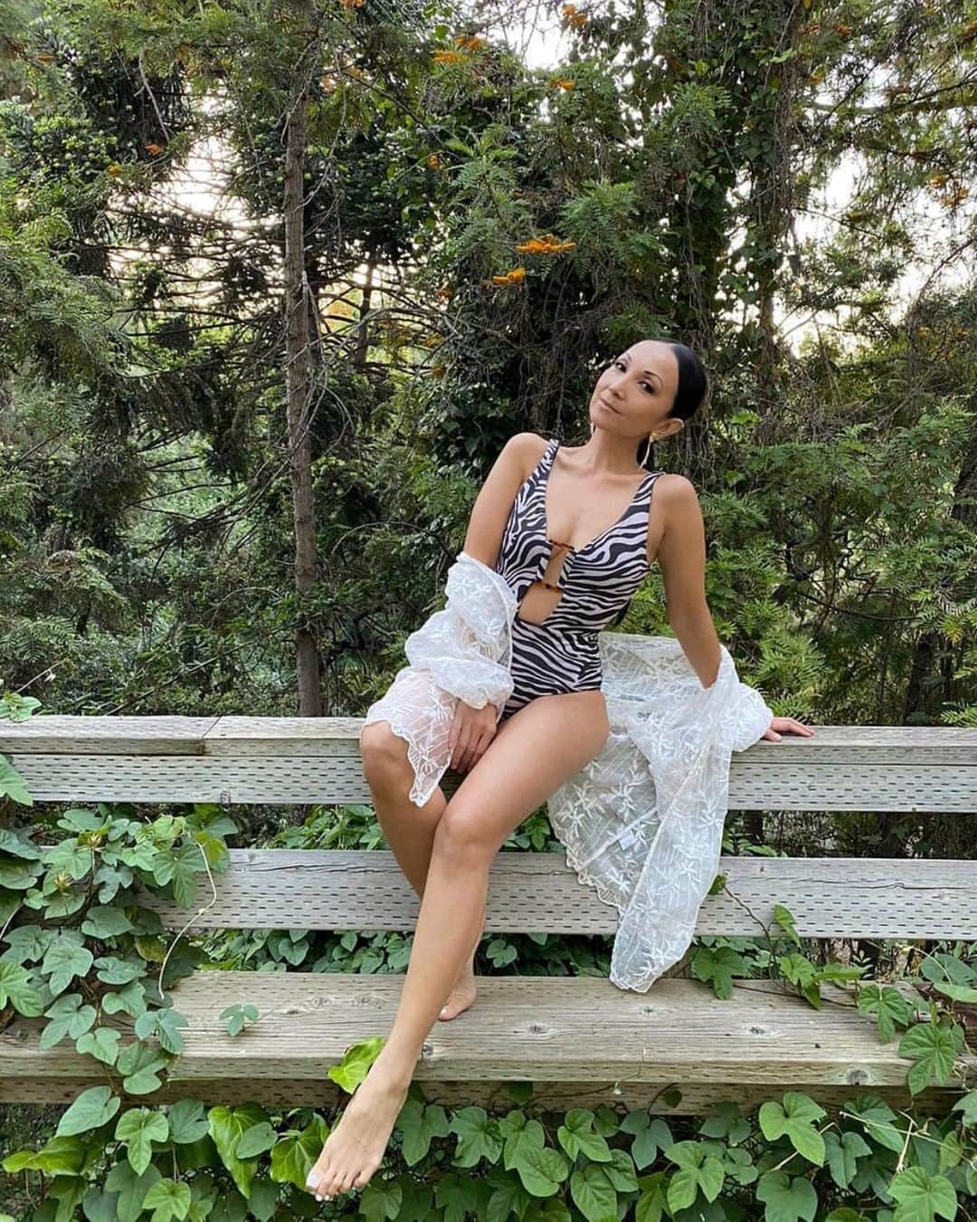 チェイサーのインスタグラム：「SUITed up for summer🩱☀️😍 @msbellastyle this zebra number is our favorite 🦓 #chaserbrand #onepiecesuit #womensswimsuit #summerswim #summerinspo」