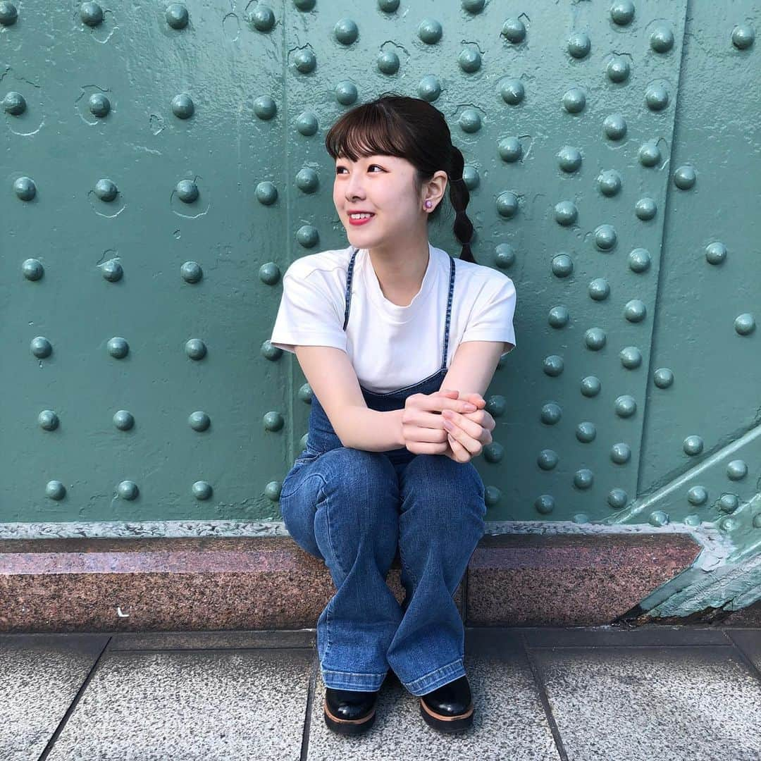 中西香菜さんのインスタグラム写真 - (中西香菜Instagram)「☀️日焼け対策について☀️﻿ ﻿ ﻿ 日焼け止めは持ち歩いていて3時間おきくらいに塗り直しています☀️﻿ ﻿ ﻿ ・顔はミルクタイプ&UV下地﻿ ・体はクリームタイプSPF50﻿ ・とっても暑い日は飲む日焼け止めを飲みます﻿ ﻿ 頭皮も焼けてしまうので、帽子をかぶったり、﻿ 今年は日傘デビューしました！☂️﻿ ﻿ ﻿ 日焼けした日にはケアで変わります☀️﻿ ケアが本当に大事！！！！！﻿ 氷水につけたタオルで冷やしたり、パックをしたり全身しっかり保湿をします☺️☺️🌷﻿ ﻿ ﻿ 日焼け止めは毎日お風呂でしっかりと洗い流すのを心がけておくのが肌に大事です🥺﻿ ﻿ ﻿ 夏日焼けしても冬には戻るし良いや！とずぼらな私は日焼け対策をせずにたくさん海に行き、日光性皮膚炎になってとても気をつけるようになりました。﻿ ﻿ ﻿ #日焼け対策　#日焼け止め　#日焼け　#日焼け後のケア　#日光性皮膚炎　#中西ハンドメイド　#中西香菜」6月16日 12時59分 - nakanishi_kana_