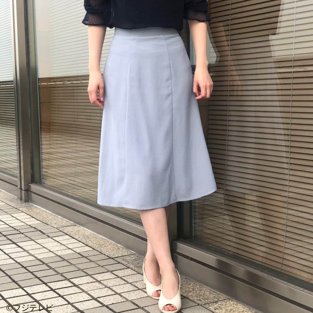 フジテレビ「めざましテレビ」さんのインスタグラム写真 - (フジテレビ「めざましテレビ」Instagram)「6月16日（火） ・ ファッション雑誌CanCamとコラボした お天気コーナー「きょう何着て行く？」 阿部華也子ちゃんの毎日のコーデを紹介♪ ・ 【きょうのコーデ】 ブラウス→#MISCHMASCH 6900円 スカート→#MEWSREFINEDCLOTHES 8900円 靴→#ダイアナ 1万3500円 ピアス→#mimi33 2600円 ・ 【コーデのポイント】 重くなりがりな夏のダークトーンコーデを透け素材で軽やかに🍃 さりげないドット柄にレディなムードも高まりますよ✨ ミドル丈のパステルブルーのスカートで爽やかフェミニンに仕上げましょう🐳 ・ #めざましテレビ #きょう何着て行く？ #阿部華也子 #今日のコーデ#コーデ #CanCam #今日のファッション#ootd #きょう何着て行く？は月〜金朝6時22分ごろ放送！」6月16日 14時14分 - mezamashi.tv