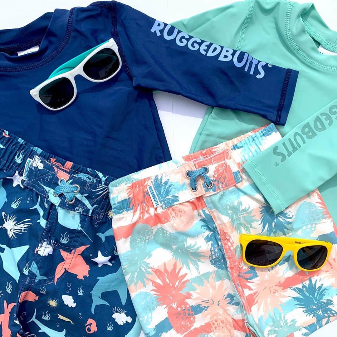 blossom39_officialのインスタグラム：「. 《Rugged Butts》の水着はインポートならではのポップな柄やデザインがとても可愛く、夏の気分をさらに盛り上げます！  お風呂場やお庭、公園での水遊びにもぴったり！  #blossom39 #ブロッサム39 #ruggedbutts #ラゲッドバッツ #水着 #ラッシュガード #ベビー水着 #スイムウェア #インポートベビー服 #インポート水着 #紫外線対策 #赤ちゃんのいる生活」