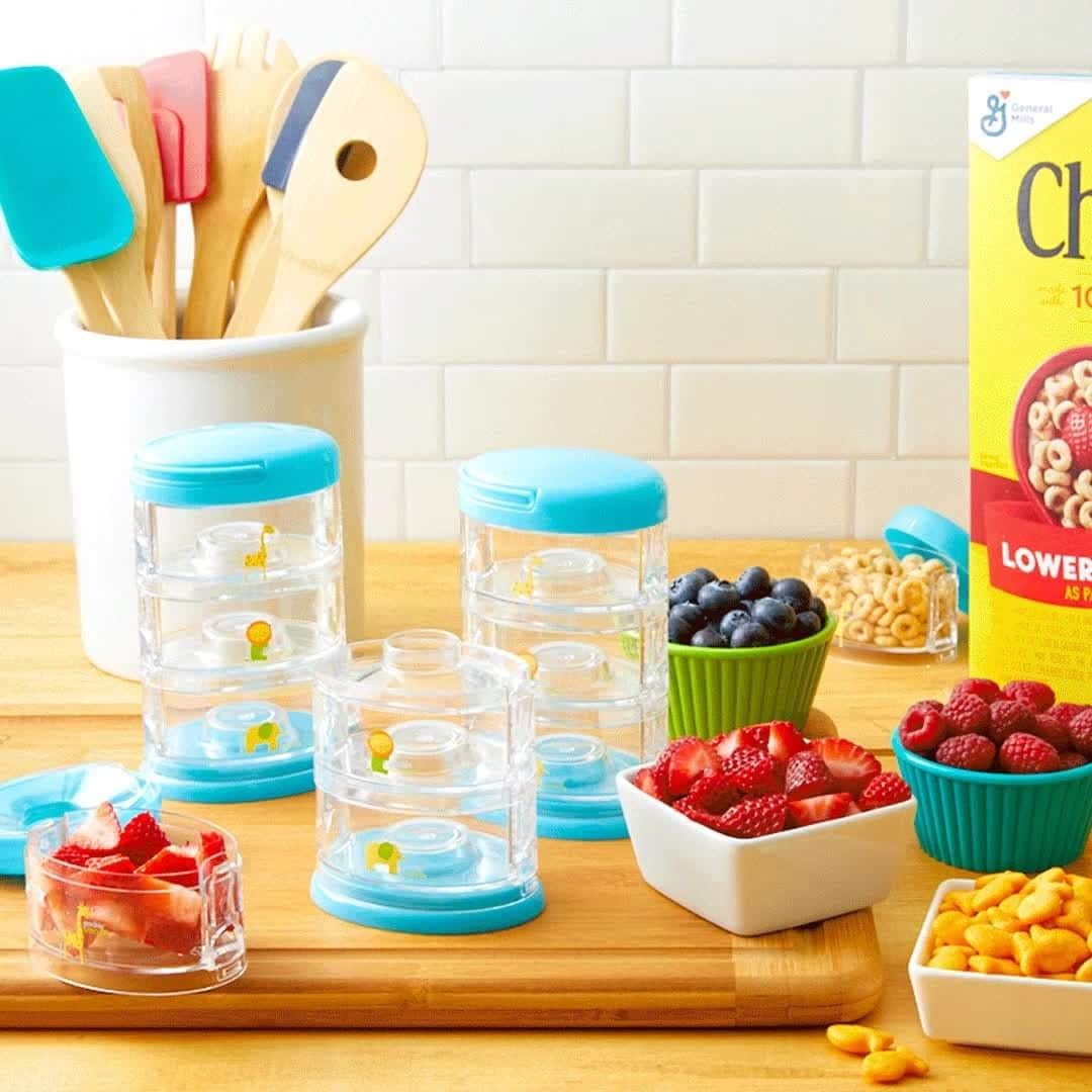 Wal-Mart Stores, Incのインスタグラム：「Stack ‘em, pack ‘em, snack from ‘em. Your little one can even whack at ‘em. These durable cups are ready for summer fun.」