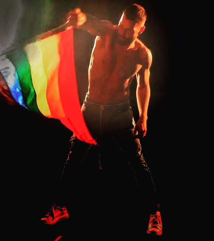 リッキー・マーティンさんのインスタグラム写真 - (リッキー・マーティンInstagram)「United States Supreme Court delivered a landmark victory for #LGBTQ rights, ruling that it’s illegal to be fired for sexual orientation or gender identity. #pride #SocialJustice #equality #equalityforall #shotoniphone 🟥🟧🟨🟩🟦🟪」6月16日 6時25分 - ricky_martin