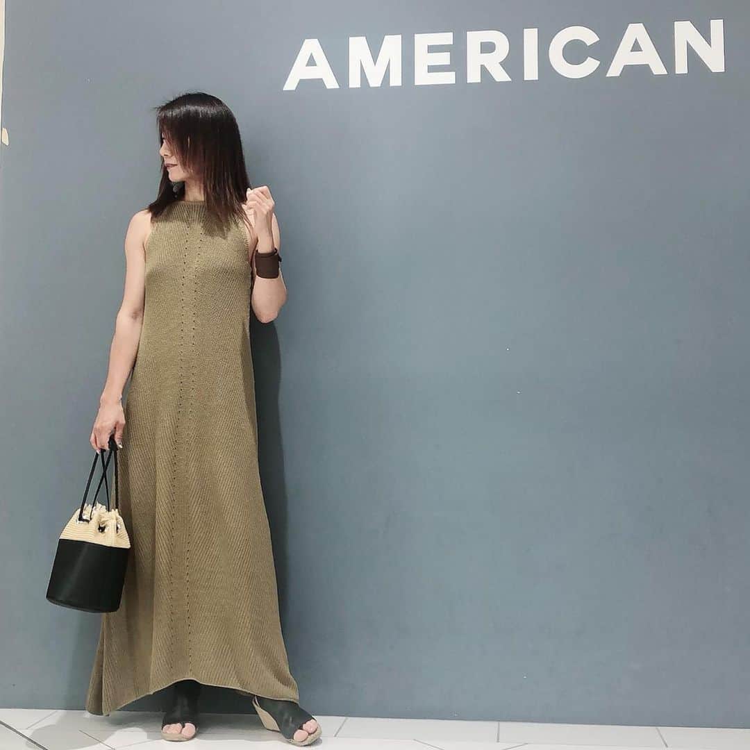 マキさんのインスタグラム写真 - (マキInstagram)「おはようございます☀ 今日も暑くなりそうですね‼️ 熱中症に気を付けて下さいね😊 . 先日のコーデ かよちゃんと何か月ぶりにランチ @kayo4101 . ZARAのニットワンピースは一枚で着れるからめっちゃヘビロテ! . ワンピース　#zara サンダル　#celine バック　#yonfa バングル　#ユナイテッドアローズ . ランチはお寿司屋さんなのに、 厚焼き玉子サンドイッチ 限定１０食だよ！ 手毬寿司もついて、めっちゃ美味♥️ . かなりボリュームがあるから、夜になってもお腹空かない感じだった🙆‍♀️ . 店内照明がダークだから、ちょっとわかりにくいけどね😅 . この後は、2人で久々の買い物もできて お買い得なの見つけたよ！ . 今日も笑顔で素敵な一日を😊 . いつもいいね👍コメント📝 ありがとうございます❤️ . . #先日のコーデ#ワンピースコーデ#シンプルニットワンピース #zara#yonfa#celine #寿司屋さんランチ#宝寿司#鈴鹿ランチ #厚焼き玉子サンドウィッチ  #買い物楽しかった❤️ #アラフィフ#アラフィフ女子 #アラフィフコーデ#お洒落さんと繋がりたい #洋服好きな人と繋がりたい #笑顔#感シャツ#ありがとう」6月16日 7時08分 - maki_s0205