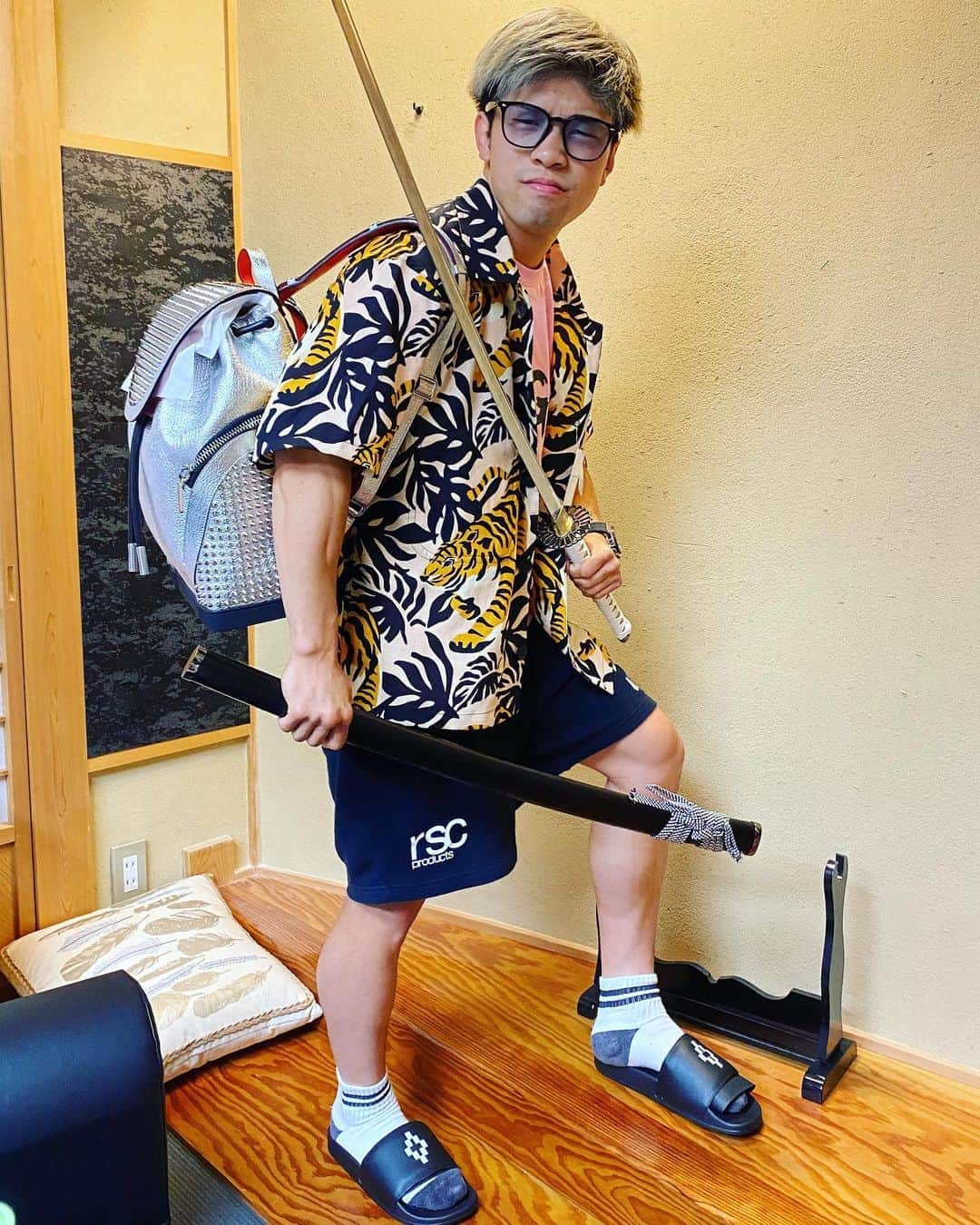 田中恒成のインスタグラム：「‪☆ 6/15で25才。‬ ‪お祝いしてくれた方に感謝です。‬ ‪ココを転機に【有言実行男】になる。‬ ‪本日19:00「田中恒成の朝」を‬ ‪YouTubeにアップします。‬ ［プロフィールのURLから飛んでね］ #田中恒成 #YouTube」