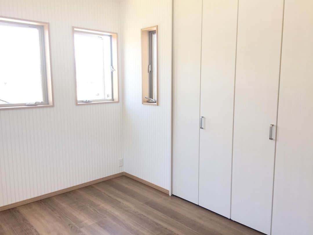 株式会社 元氣建設のインスタグラム：「#マイホーム #一戸建て #インテリア #ダイニング #キッチン #和室#家づくり#モデルハウス #元氣建設 #元気建設 #リフォーム #リノベーション #ショールーム #住宅 #新築 #外観 #注文住宅 #自由設計 #大阪 #木目 #和#カウンターキッチン #myhome #玄関ポーチ#interior #showhome #instahome」
