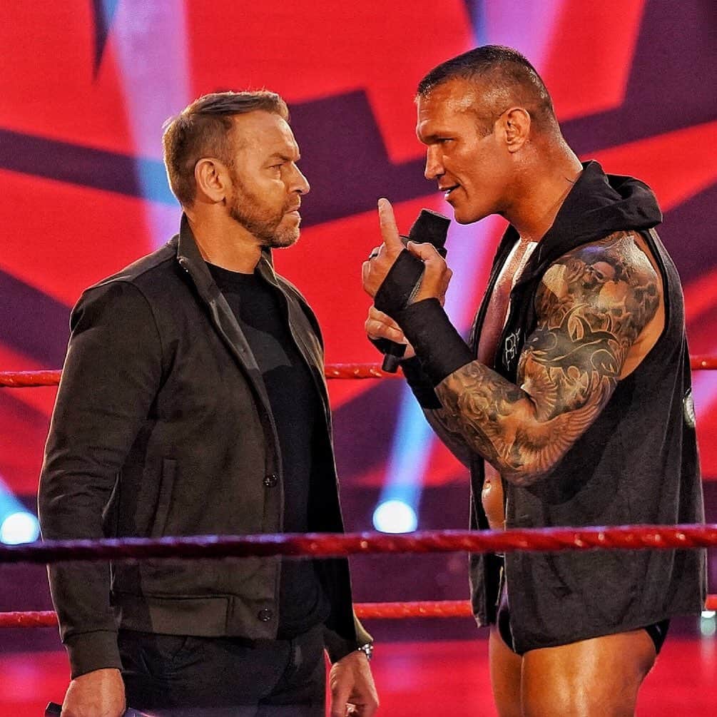 WWEさんのインスタグラム写真 - (WWEInstagram)「An #UnsanctionedMatch?! Will @christian4peeps accept the challenge laid down by @randyorton? #WWERaw」6月16日 9時13分 - wwe