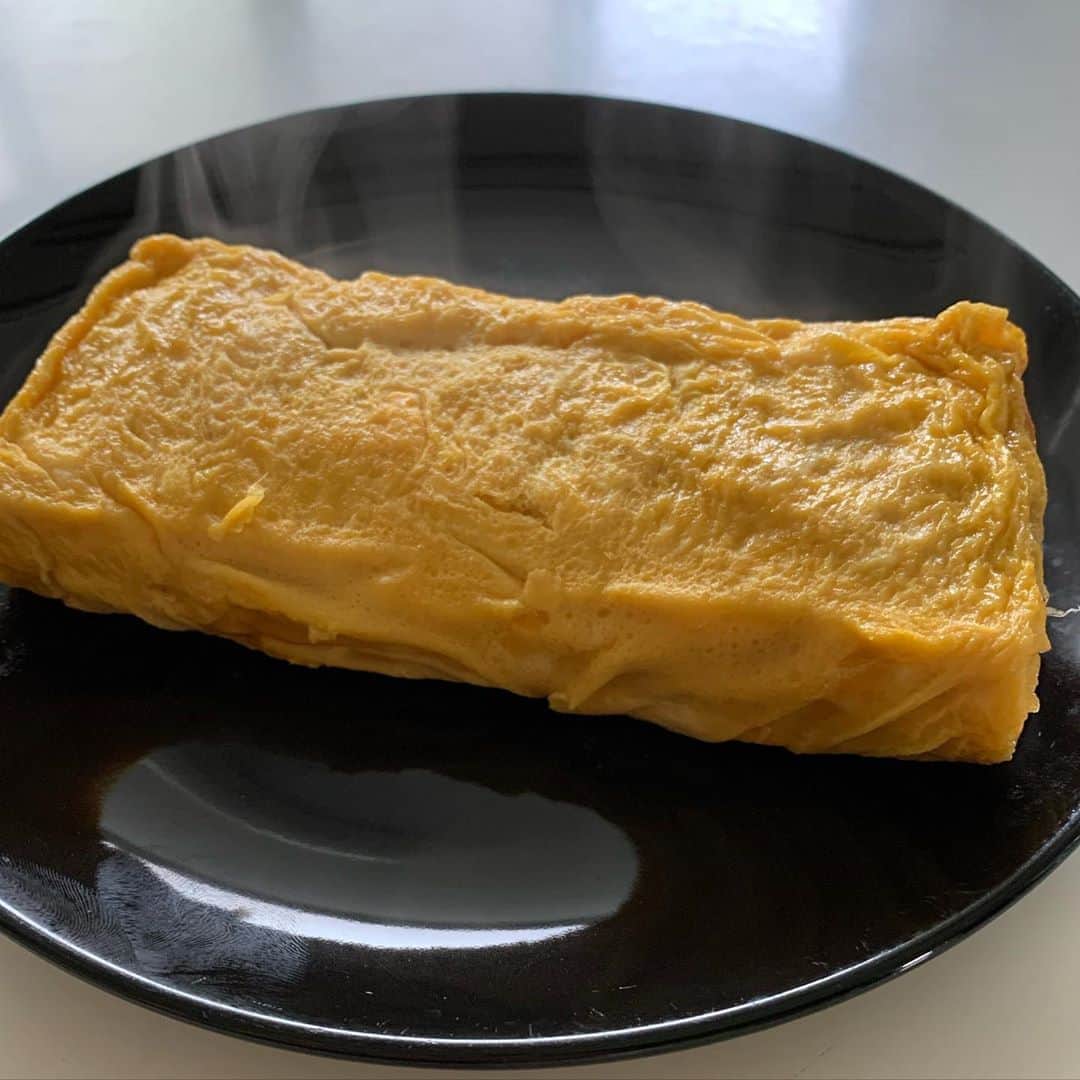 のインスタグラム：「卵焼きよく作るようになった。しかもめちゃ美味しいんですけど！バーバの卵焼きのレベルには至りませんが。卵焼き器のおかげ。😍」