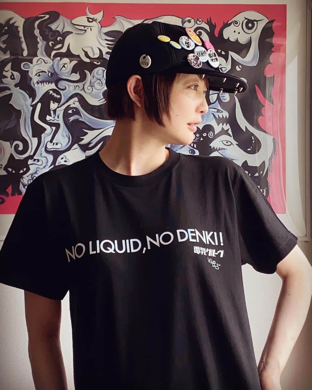 野本かりあのインスタグラム：「届いた❣️ 『NO LIQUID,NO DENKI！』T🙌 大好物なWネームで超ご機嫌💡 #電気グルーヴ　#liquidroom」