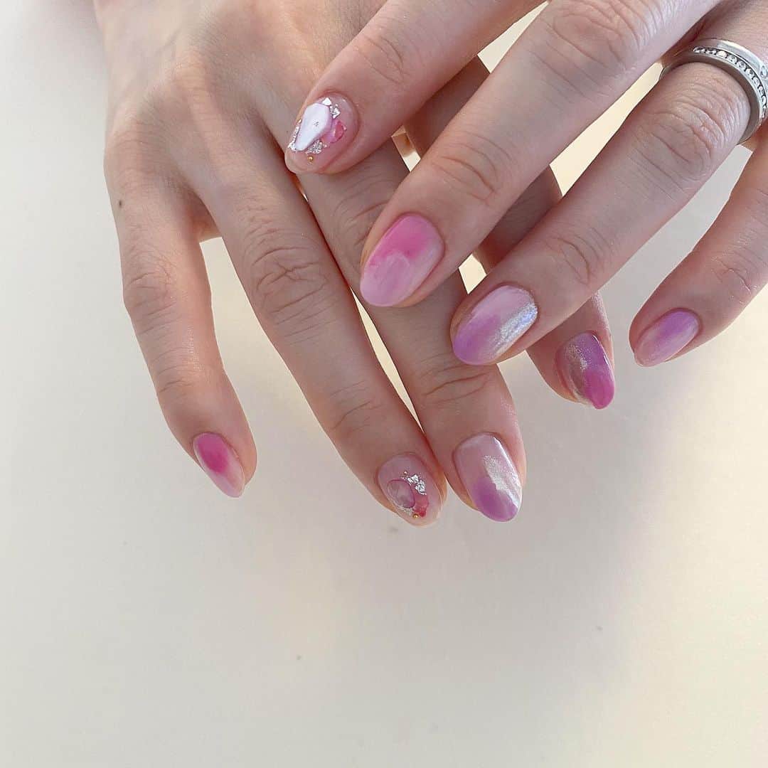 Kana Kobayashiさんのインスタグラム写真 - (Kana KobayashiInstagram)「#nails #Anela #pink #ネイル #ミラーネイル #ピンク #夏ネイル #ネイルデザイン」6月16日 10時12分 - anela_kana