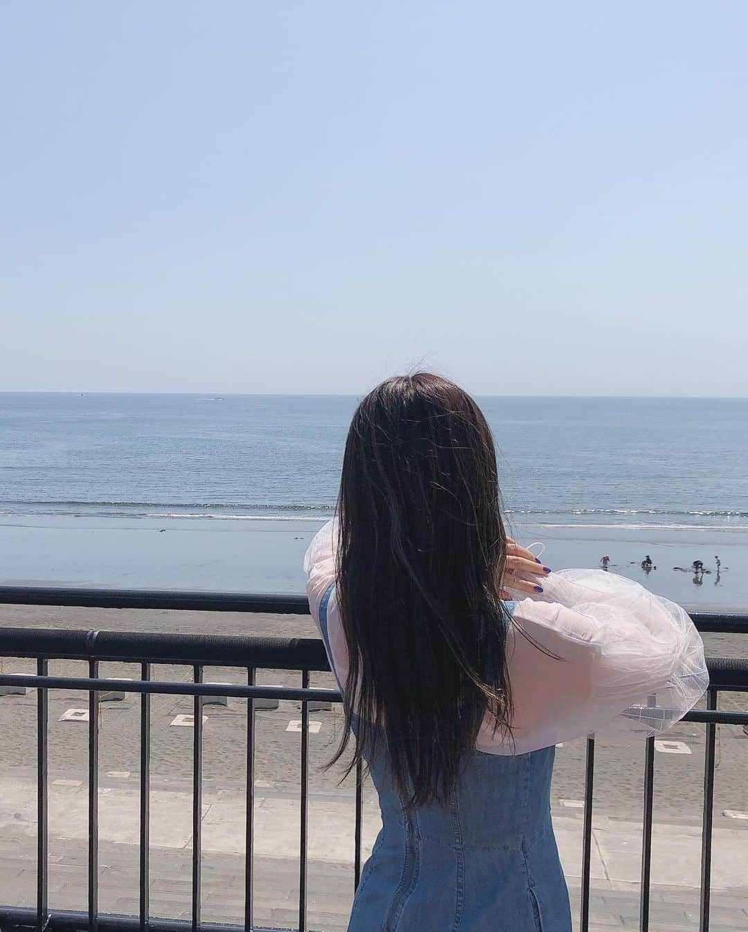 倉田瑠夏さんのインスタグラム写真 - (倉田瑠夏Instagram)「おはよ🧚‍♀️ここ最近のお気に入り写真達✨♡ . .  1枚目は前に流行った #彼女とデートなうに使っていいよ 感😂💗 . . .  2、3枚目はこの日ちょっといつもと違う系統の服でふわふわなトップスだったからクリオネ感🐟🐡笑 これは @rurushushu_ の🧚‍♀️💗 . . .  4枚目は一つ前の投稿の @a_clinic_ginza さんでのaスレッドのBefore After✨✨👏 頬のスッキリ感すごい😳👏✨ . .  #感　笑 .  #instapic #discovertokyo  #赞 #时装 #我的最愛 #照片  #你好 #粉我 #江ノ島  #aスレッド　#aclinic #aclinic銀座 #aクリニック #美容 #小顔 #美肌 #リフトアップ #美容外科 #美容皮膚科 #美容クリニック　 #셀카  #셀스타그램 #얼스타그램  #셀피  #패션 #패션스타그램 #옷 #옷스타그램」6月16日 10時41分 - ruka.kurata