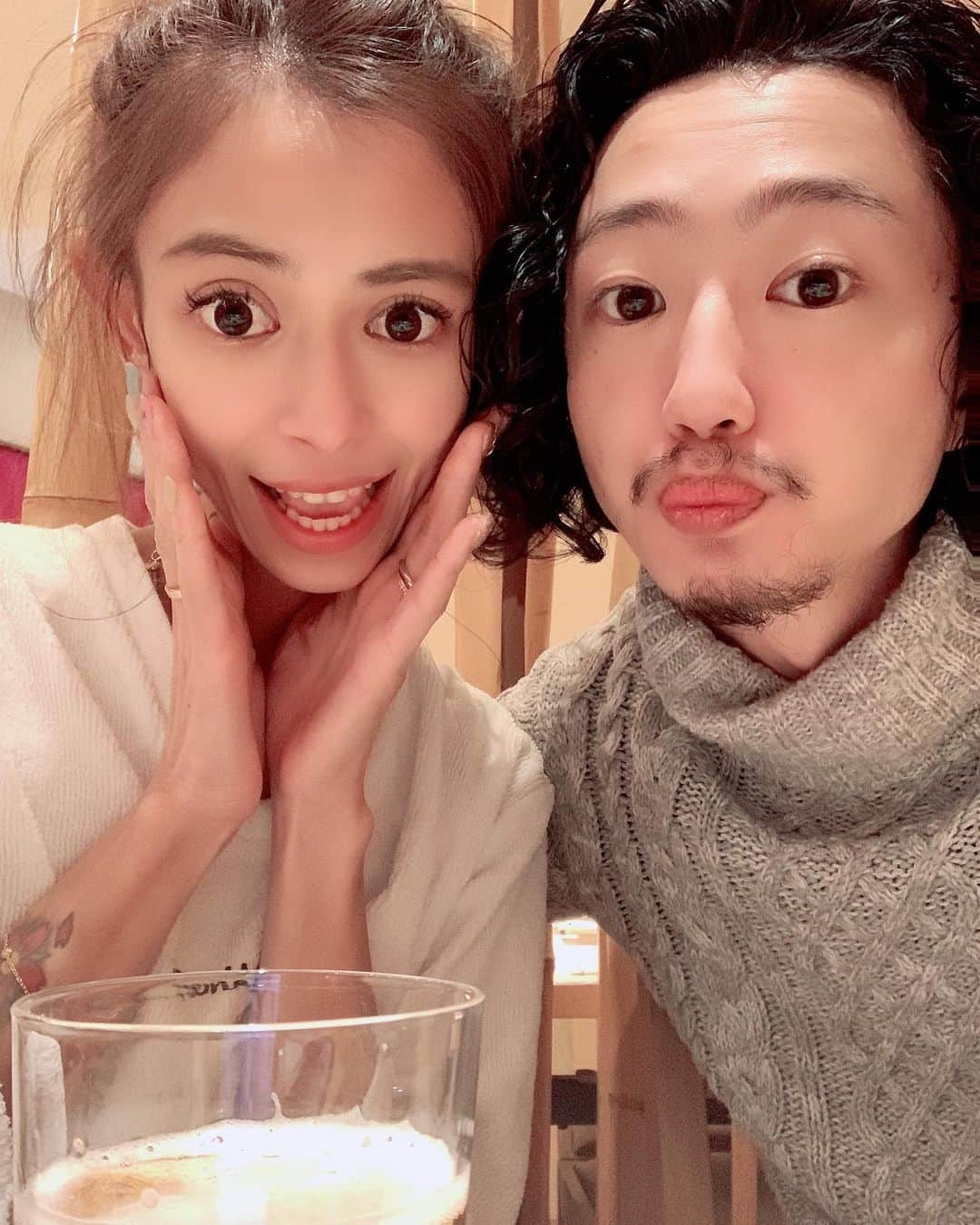 間宮梨花さんのインスタグラム写真 - (間宮梨花Instagram)「1月31日の話です🧚🏽‍♂️🧚🏻 (１つ前の記事と同じ日なのでおなじ服です👼) この日ゎ夫婦で焼き鳥の気分❣️♥️❣️ 今井屋の白レバーもとめにいったけど 売り切れ😭💦💦予約するときに ゆわないとだめやね😭💦 久々の今井屋ゎ安定に全部 おいちかたー❣️❣️‼️‼️‼️ キャベツでかすぎ🤢💦💦 #今井屋 #焼き鳥 #白レバー #フォアグラ #夫婦晩酌 #幸せ時間」6月16日 10時48分 - rika_aizawa0329