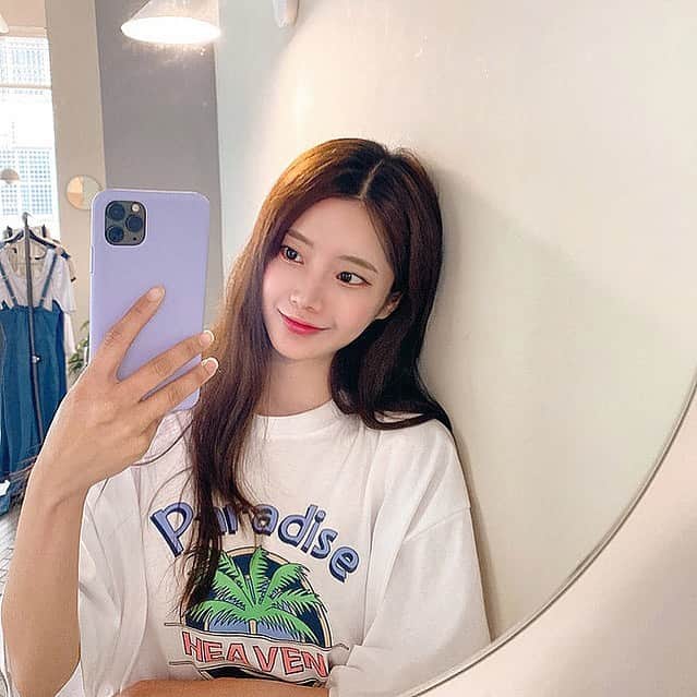 Chuuのインスタグラム：「츄멤님들 점심 맛있는거 드세요오!!!🍔🍟🍕」