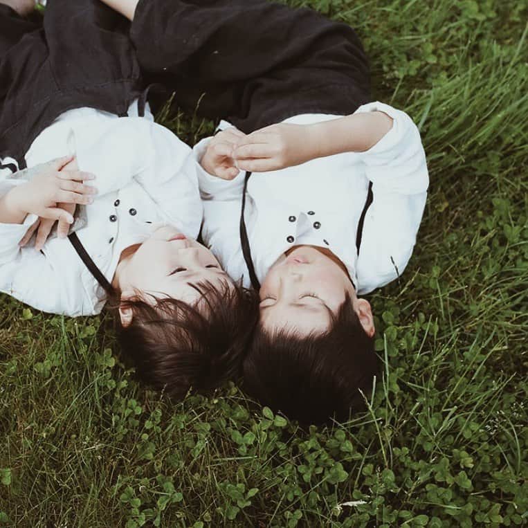 Yuiのインスタグラム：「. 仲良しすぎる2人💏 マリッジフォトではない。笑 . photo by @___okinu .」