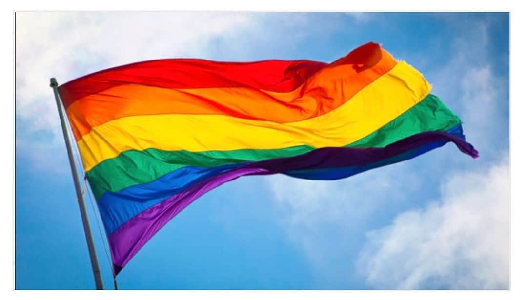 アラニス・モリセットさんのインスタグラム写真 - (アラニス・モリセットInstagram)「yes 🙌🏻🙌🏻🙌🏻🙌🏻🙌🏻🙌🏻🙌🏻🙌🏻 #pride」6月16日 11時44分 - alanis