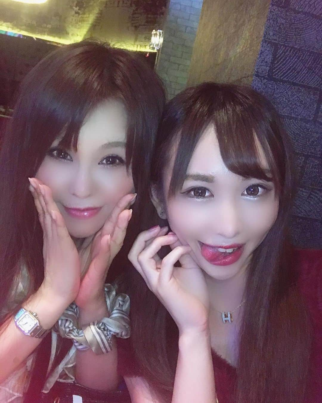 橘芹那さんのインスタグラム写真 - (橘芹那Instagram)「#歌舞伎町 #女子会 #仲良し #飲み #テキーラ﻿ ﻿ 久々の #初回 楽しかった🤭笑 ﻿ 2枚目動画もあるよ🙂✨﻿ ・﻿ ・﻿ #パリピ #あたおか #酒ヤクザ #キャバ嬢 #ホスト」6月16日 12時40分 - serinyangram