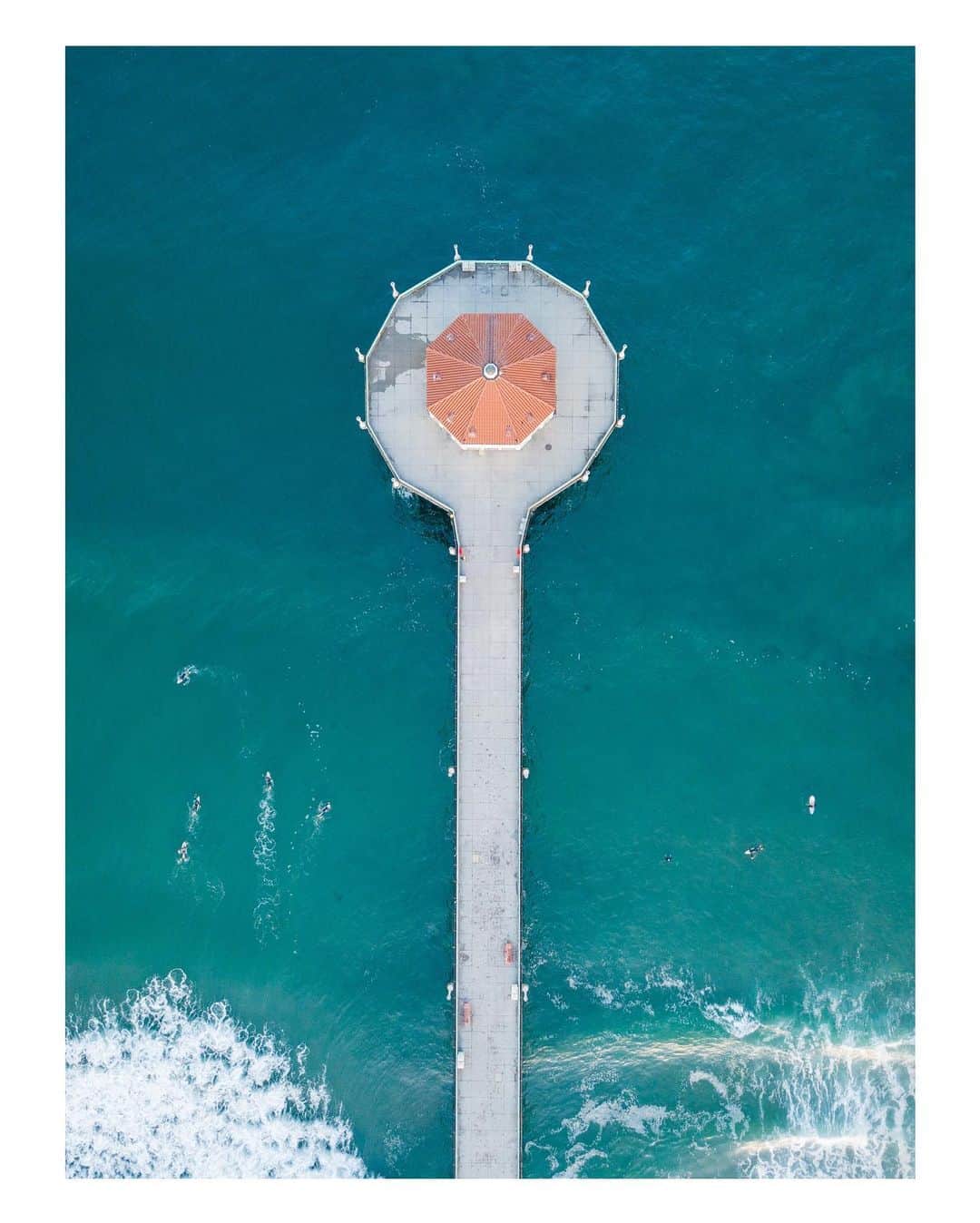 Pete Halvorsenのインスタグラム：「Went down to the Pier at sunrise this morning, I was told it was going to be open...it wasn't. The birds were still trapped behind the gates, hopefully tomorrow morning the Pier will be free.  #PierPressure」