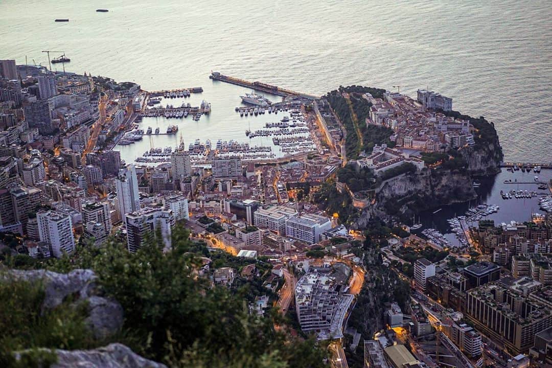 ジェームズ・ロシターのインスタグラム：「Home」
