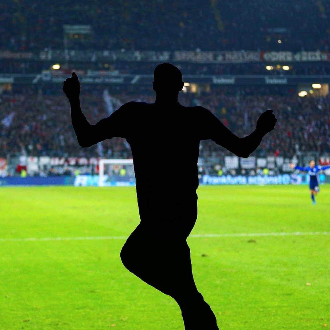 シャルケ04さんのインスタグラム写真 - (シャルケ04Instagram)「Schalker Torschütze in Frankfurt 2017: Wer bin ich? 👤 . . I've scored the last Schalke goal in Frankfurt in 2017: Who am I? 👤 . . #Schalke #S04 #Knappen #Football #Soccer #SGES04 #Bundesliga #WirLebenDich ⚪️🔵」6月16日 22時18分 - s04