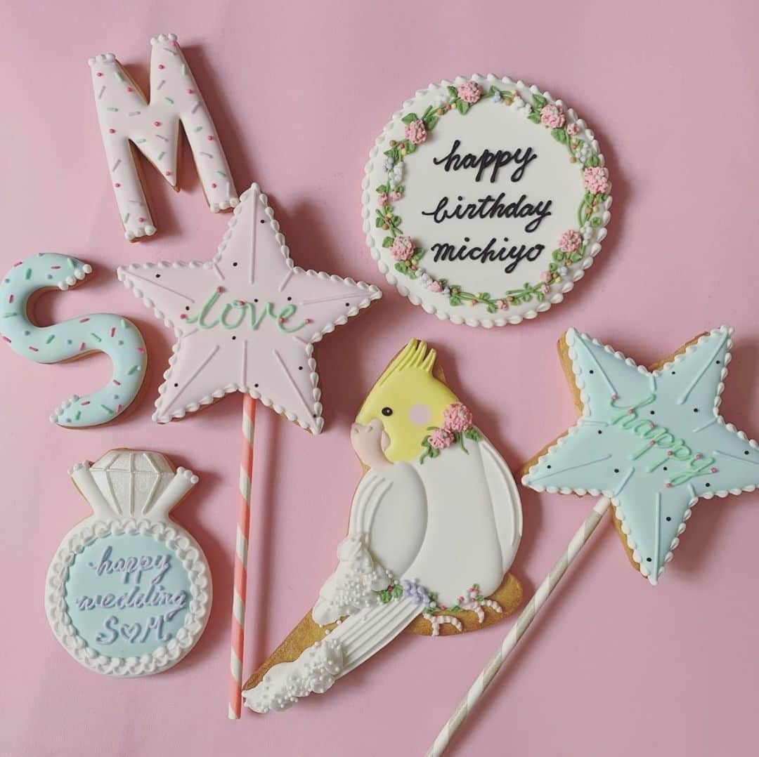 kikkoのインスタグラム：「Order cookies 🍪 🦜⭐️🌸💍」