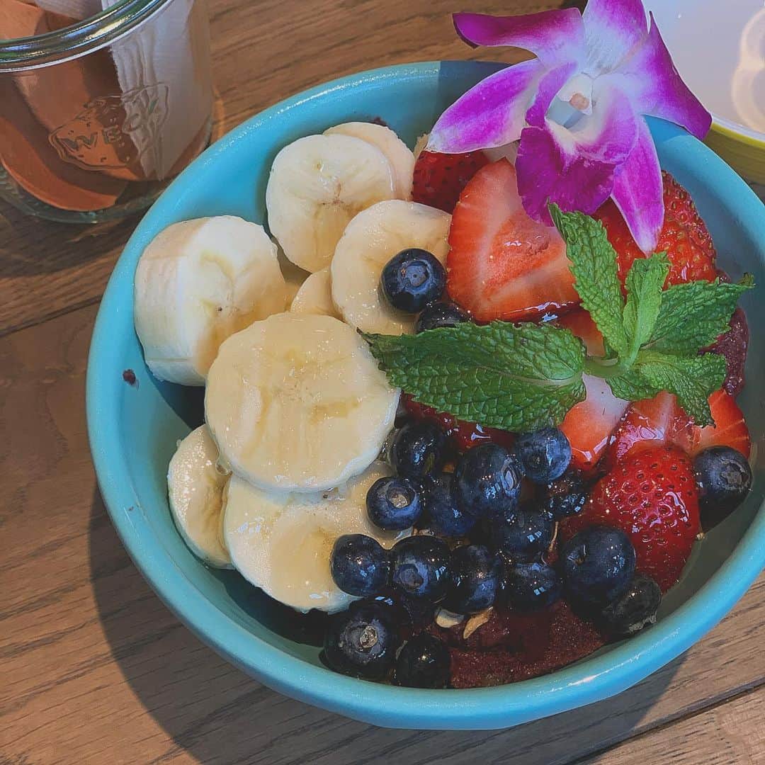 透水さらさのインスタグラム：「オープン前から楽しみにしていた﻿ heavenly waikiki 代官山﻿ ﻿ ワイキキにあるお店が代官山でオープンして、すごく嬉しい ﻿ 日本人好みのメニューも沢山ありました〜﻿ ﻿#heavenlydaikanyama  #waikiki #ベタなメニュー食べるやん」