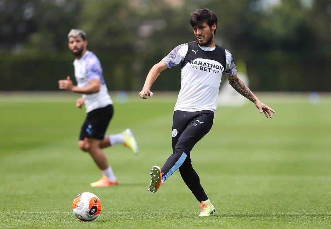 ダビド・シルバのインスタグラム：「Ready 🔋⚡️⚽️」