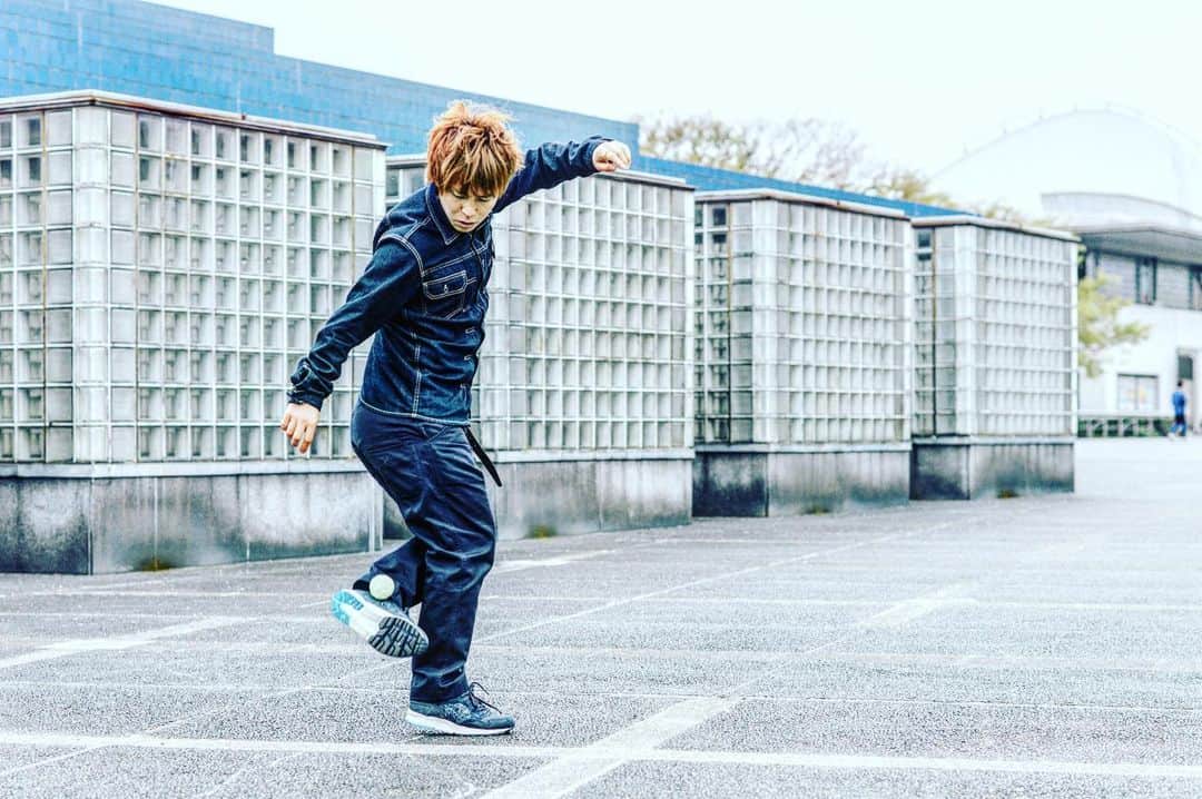 石田太志のインスタグラム：「Clipper. #footbag #taishiishida #soccer #follow #worldchampion #performance #performer #instagramer #hackysack #ganryu #garni」